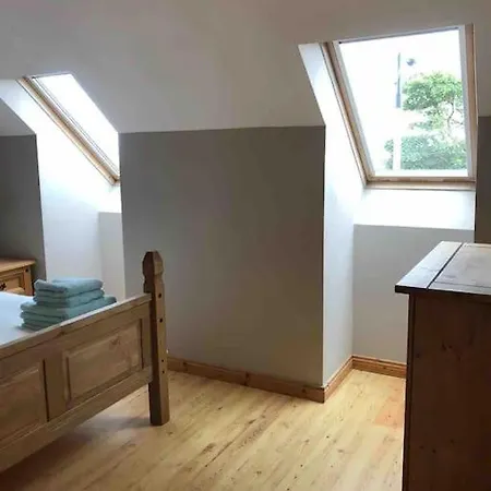 شقة Beautiful One Bed In Excellent Location *