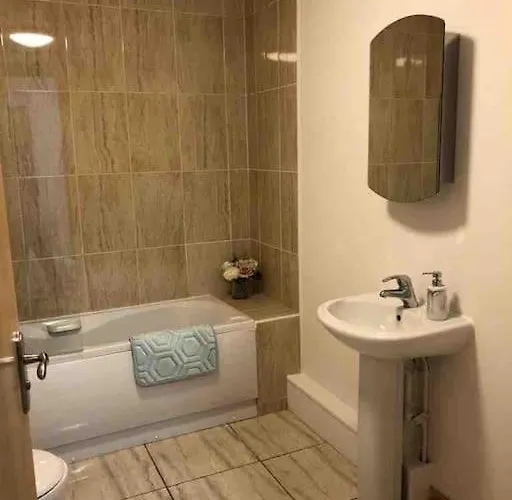 Beautiful One Bed In Excellent Location Lägenhet *